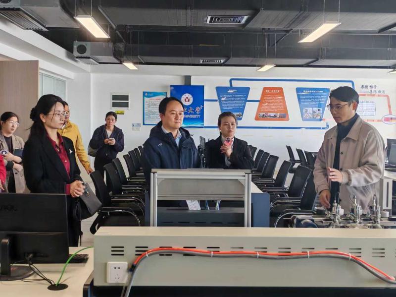 我区赴合肥大学开展校地合作调研交流